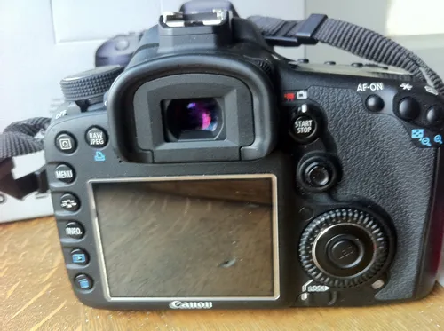 Canon Eos 7d 18 Mp Cmos Cámara Digital Slr Cuerpo Sólo () Color Negro