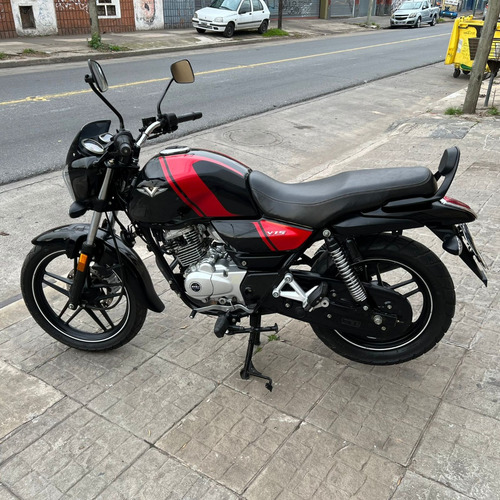 Bajaj V15