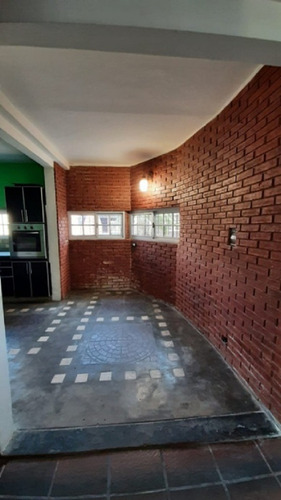 Imagen 7 de 30 de Permuta - Casa De 8 Ambientes En Venta - Ituzaingo Norte