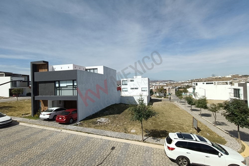 Casa En Venta Con Increibles Acabados, Ideal Para Familia O Inversión