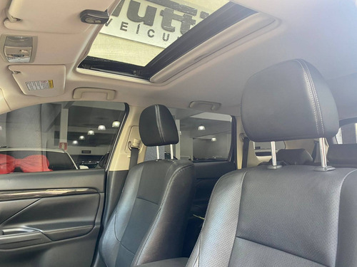 Imagem 8 de 10 de Mitsubishi Outlander 3.0 Gt 4x4 V6 24v Gasolina 4p