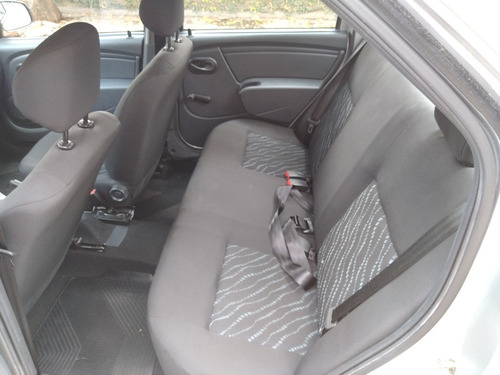 Renault Logan 1.0 Autentique 16 V 4p