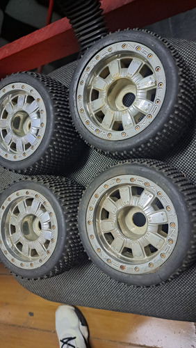 4 Rodas E Pneus Hpi Monster Truck Traxxas Revo T-maxx (Usado)