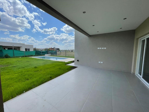 Oportunidad!! En Venta, Casa Con 3 Dormitorios, Piscina. San Felipe, Canning, Ezeiza