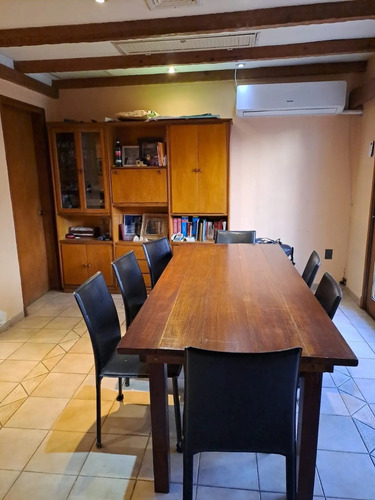 Vendo Excelente Casa De 4 Dormitorios, 3 Baños, Cochera Para 2 Autos, Fondo Con Barbacoa Y Jardin, Acepta Banco, Zona Aguada.
