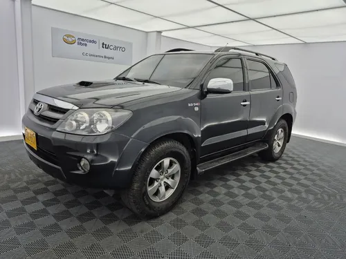 Toyota Fortuner 3.0 Sr5