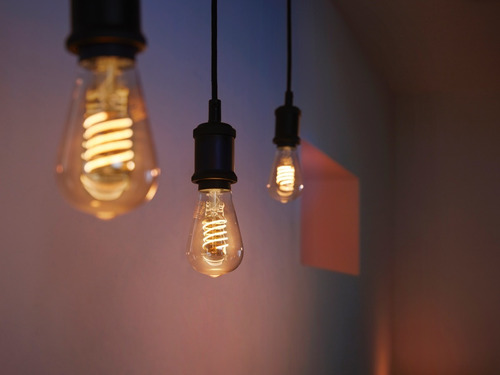 Imagen 4 de 10 de Philips Hue Filamento Vintage Edison St64 7w E27 Bt