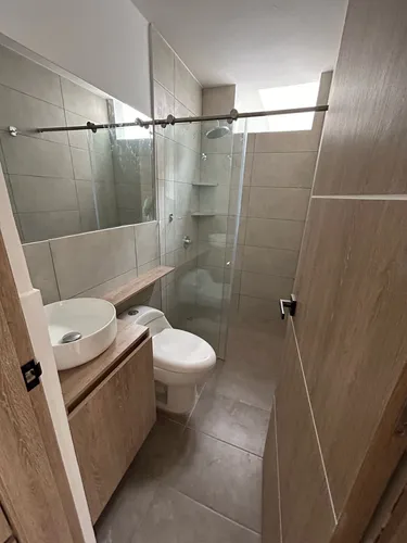 Edificio En Venta En El Ingenio. Cod V11666