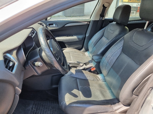 Imagen 14 de 16 de Citroën C4 Lounge 2019 1.6 Hdi 115 Feel Pack