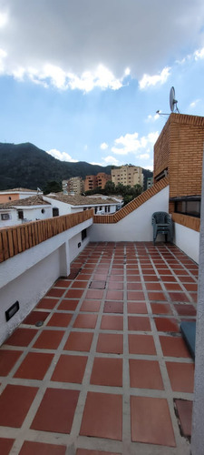 En Venta Town House Amoblado En Mañongo (al)
