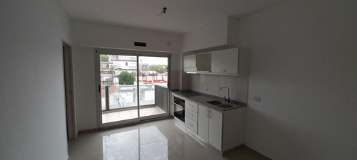 Departamento 2 Ambientes Con Balcon Y Cochera - A Estrenar