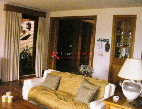 Casa En Golf, 4 Dormitorios *- Ref: 1064