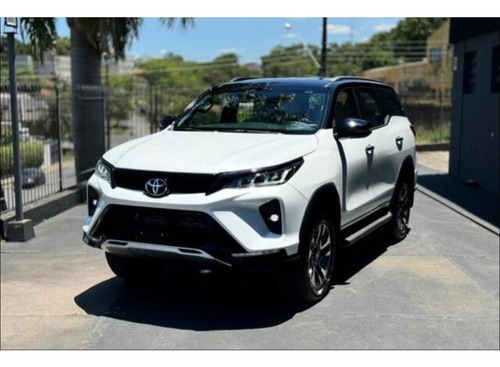 Toyota Hilux SW4 2.8 D-4D TURBO DIESEL DIAMOND 7L 4X4 AUTOMÁTICO