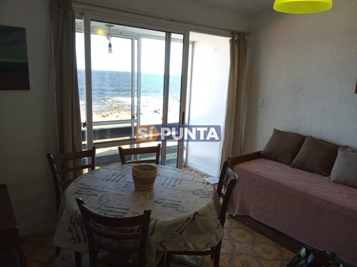Venta De Edificio En La Paloma Frente Al Mar.