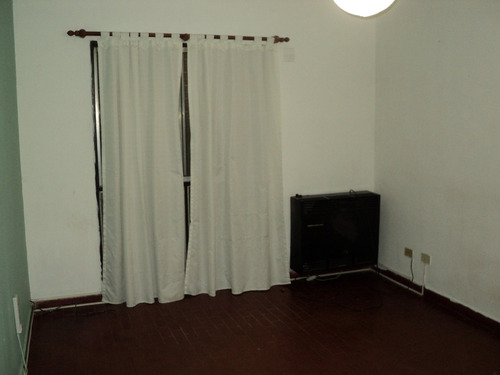 Venta Departamento De Tres Ambientes En Wilde 