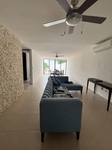 Renta De Casa En Privada Botánico, Zona Norte De Mérida