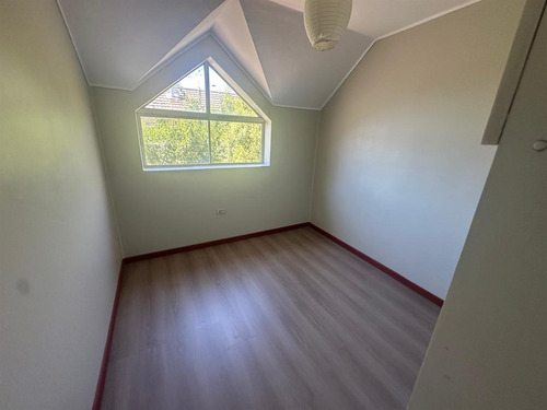 Casa En Venta De 4 Dorm. 3 Baños En Concepción