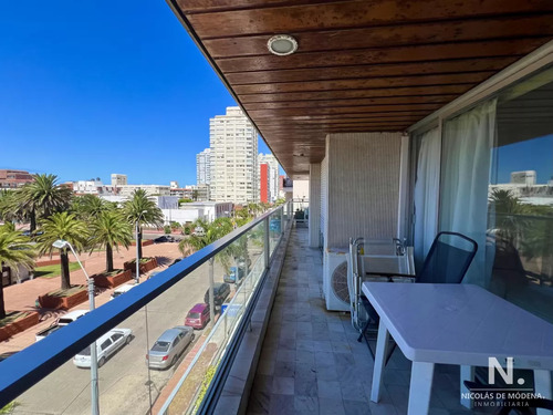 Apartamento En Venta De 2 Dormitorios En Peninsula , Punta Del Este 