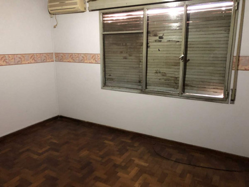 Vendo Excelente Casa Remodelada A Mts De Juan B Justo Al 2500, Ideal Para Empresas O Rentas