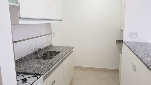 En Venta En Martin Coronado Departamento De 2 Ambientes Con Balcon ( Alquilado) F: 8329
