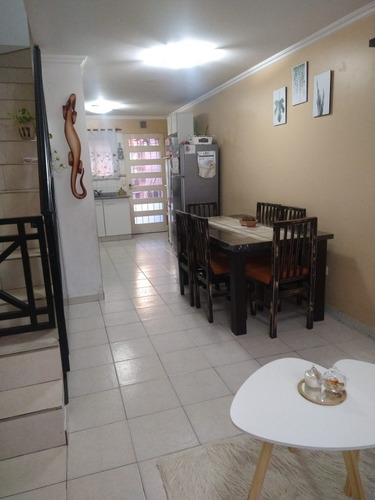 Imagen 2 de 9 de Duplex Venta Isidro Casanova
