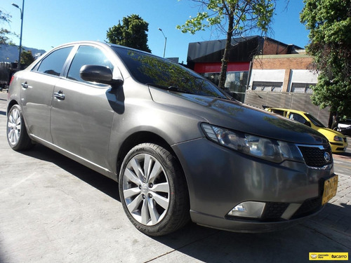 Imagen 3 de 25 de Kia Cerato Forte Sx