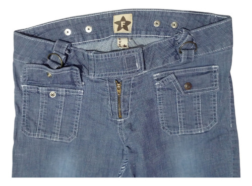 Fever Jeans Capri Con Bolsa A Un Costado Talla 28 Mujer (Usado)