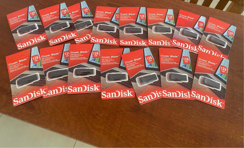 Imagem 3 de 3 de Pendrive Sandisk Cruzer Blade 128gb 2.0 Preto E Vermelho