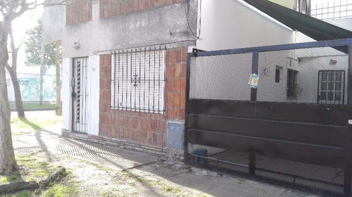 Imagen 2 de 12 de Casa Ph En Venta En Castelar Sur