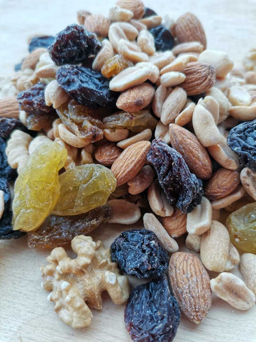 Imagen 2 de 5 de Mix Frutos Secos Clasico (maní, Pasas, Nuez, Almendras) 1 Kg