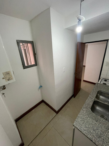 Departamento 2 Dormitorios Con Balcon En Alquiler - B° Centro