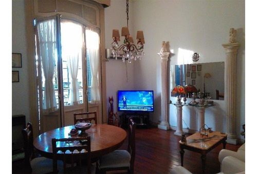 Avellaneda Centro Tipo Casa 1er. Piso Al Frente Entrada Inde