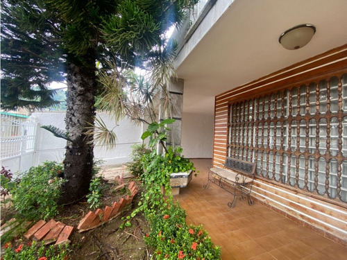 Casa En Venta Trigal Centro De 2 Niveles Calle Cerrada Cb-8062501