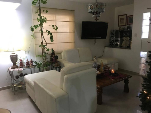 Imagen 2 de 6 de Townhouse En Venta En Milagro Norte Caribean Village. Maracaibo Api 2321