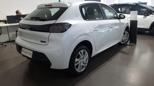 Imagen 16 de 25 de 208 Active Tiptronic J