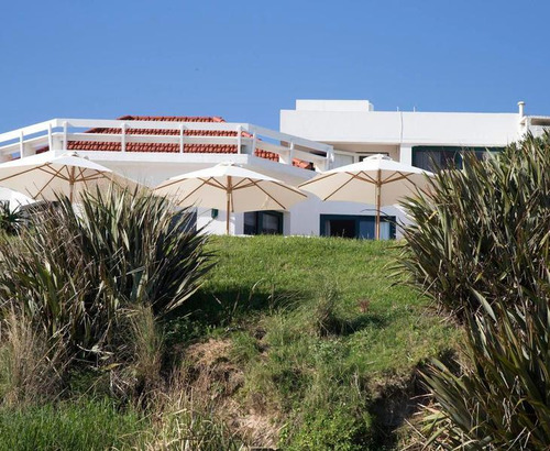 Sobre La Playa En Desembocadura La Barra