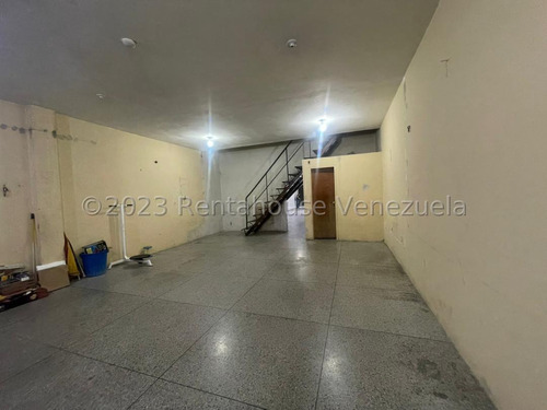 Local En Venta Inm Flor Amarillo Ubicado En Via Principal Con Alto Flujo De VehĂculos Y Muy Cercano A Conjunto Residencial. Cuenta Con Area De Despacho , Deposito , Mezzanina. Valencia 24-8210