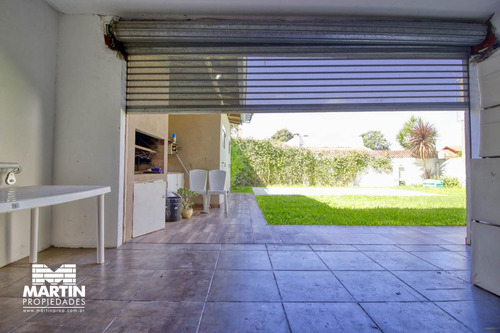 Excelente Y Moderna Casa Minimalista 5 Ambientes Con Pileta - Martínez, 3 Cuadras De Santa Fe