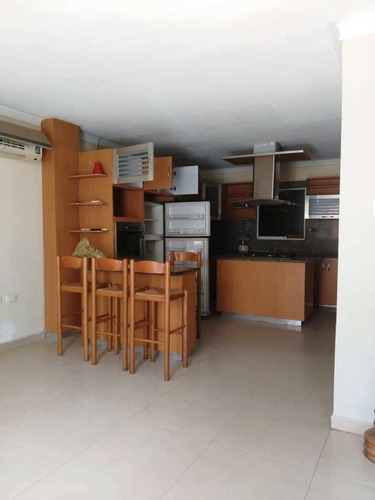 Imagen 3 de 11 de Townhouse En Venta Nueva Barcelona