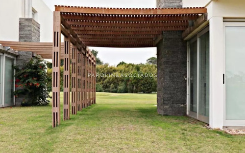 Casa En Venta De 3 Dormitorios En Silente, Punta Del Este
