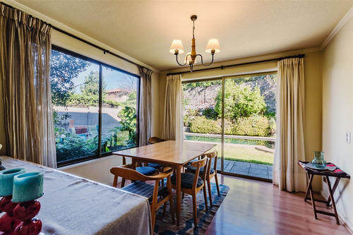 Casa En Venta De 4 Dorm. Pie Andino. Lo Barnechea