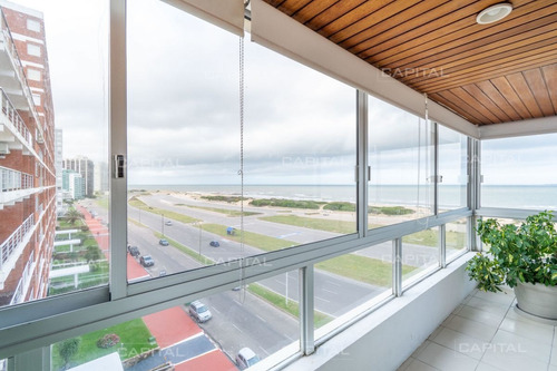 Imagen 4 de 30 de Venta De Apartamento De Tres Dormitorios Sobre Playa Brava Y A Pasos De Península - Punta Del Este Brava
