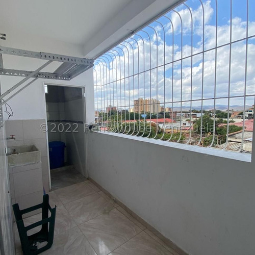 Imagen 24 de 30 de #@edificio En Venta Zona Oste Barquisimeto Con Oficinas Y Apartamentos Fgr 23-4060#@