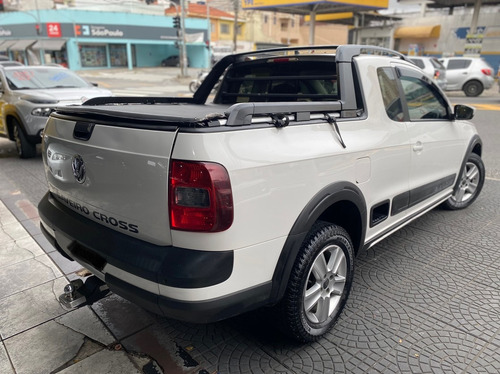 Imagem 3 de 11 de Volkswagen Saveiro 1.6 Cross Ce 8v 2013