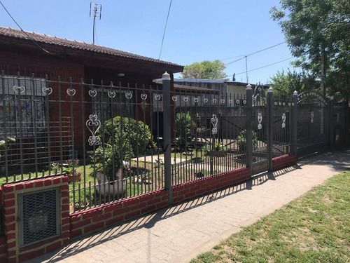 Imagen 2 de 18 de Venta De 3 Propiedades En Bloque Sobre Amplio Lote En Burzaco. 311m2