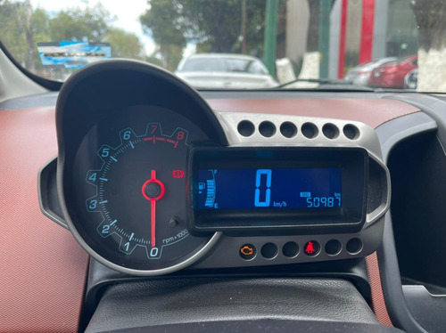 Imagen 7 de 13 de Chevrolet Sonic 1.6 Lt Mt 2016