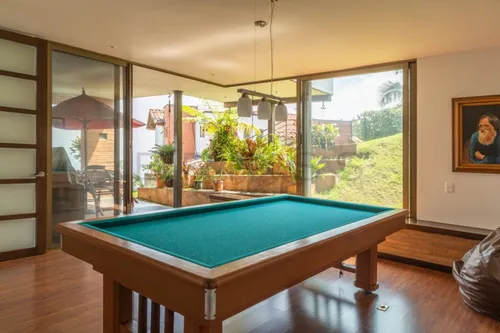 Casa En Venta En Las Lomitas. Cod V50990
