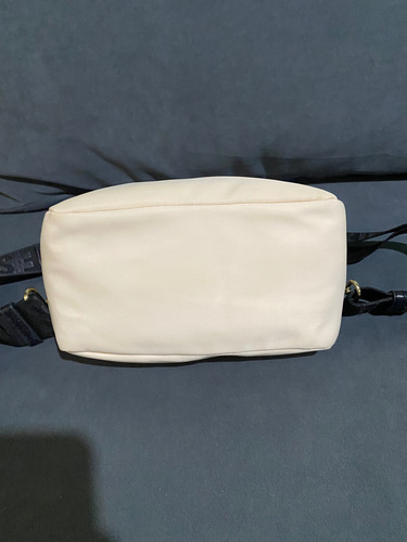 Bandolera Crossbody Dear En Muy Buen Estado Sin Rotura Beige Lisa Oro Negro (Usado)