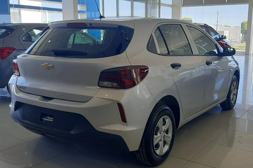 Imagen 6 de 25 de Nuevo Chevrolet Onix Ls 1.2n Manual 5 Puertas 2022 Ep