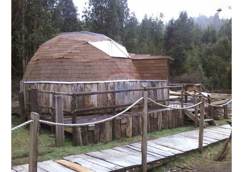 Escape To Tranquil 40,000m² Land In Quellón